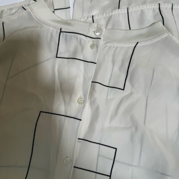 Theory NEW Klima Silk Button Back Silk Tee Blouse Geo Print Minimalist Neutral M - Picture 7 of 16